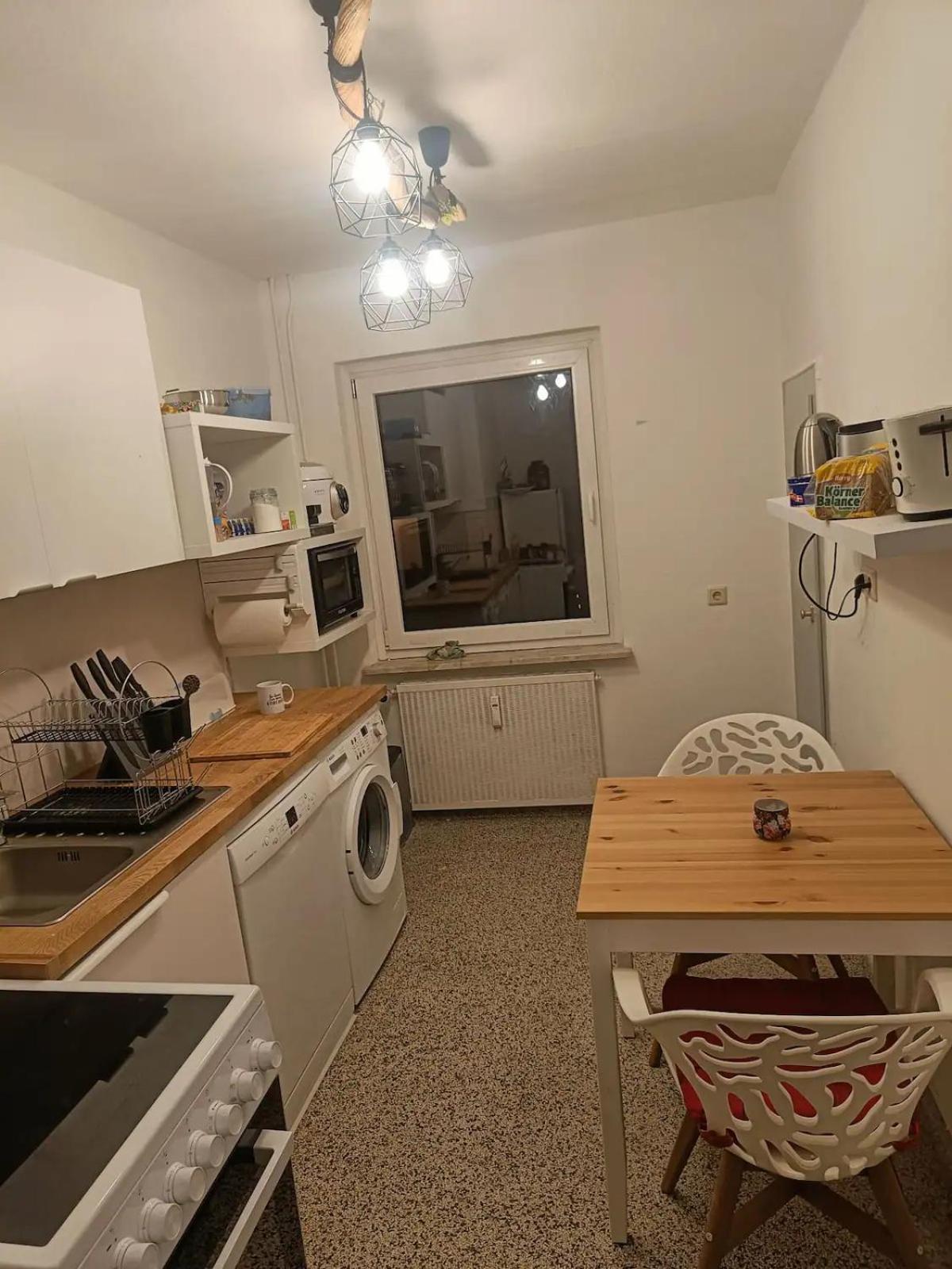 Brunswick Central Charm: Cozy City Room! 외부 사진